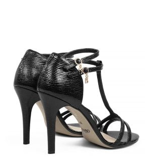 GASSU ERIN - Czarne sandałki na szpilce z lakierowanej tłoczonej skóry - po skosie
