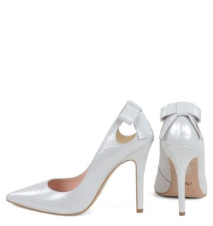 GASSU EVIE srebrne szpilki ozdobione wycięciami - z tyłu