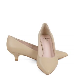 JESSICA - Beżowe niskie szpilki z licowej skóry - z przodu