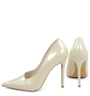 HAILEY - Wysokie ecru szpilki z perłowej skóry - z tyłu