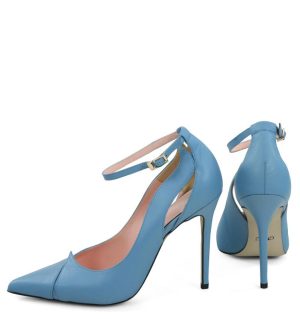 TESS - Szpilki niebieskie z licowej skóry z paskiem i wycięciami - z tyłu