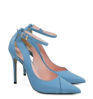 TESS - Szpilki niebieskie z licowej skóry z paskiem i wycięciami - po skosie