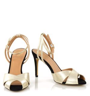 CAROLYN - Złote sandały na szpilce - z przodu