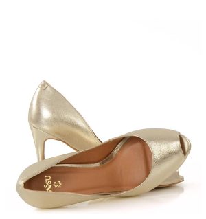 GABRIELLE - Złote szpilki - z przodu