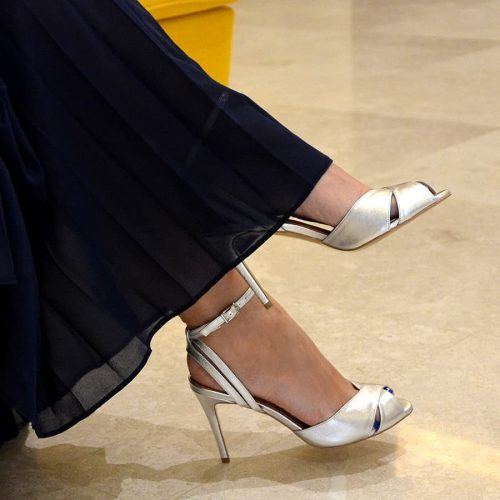 carolyn sandałki szpilki srebrne - bokiem