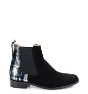 MATILDA- czarne botki wsuwane na płaskim obcasie - bokiem