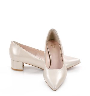 Gassu Weronica Bezowe czółenka na płaskim obcasie - z przodu