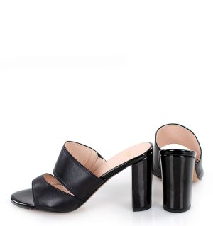 LUNA - Eleganckie, czarne klapki na słupku - z tyłu