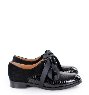 czarne półbuty sznurowane - bokiem