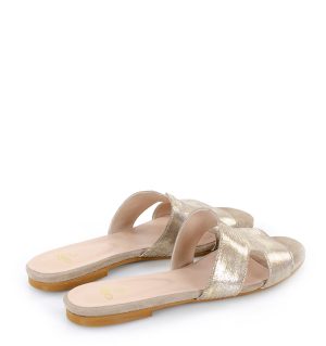 Złote Klapki Melanie na płaskim - po skosie