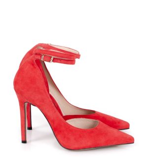 Czerwone szpilki - bokiem