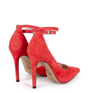 Czerwone szpilki - po skosie