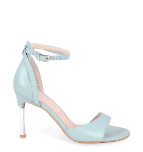 Sandałki błękitne na szpilce - bokiem