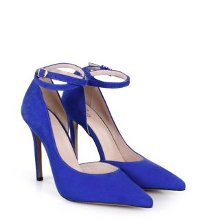 Niebieskie szpilki - po skosie