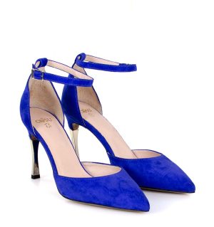 Niebieskie szpilki - po skosie