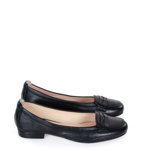 Granatowe baleriny - bokiem