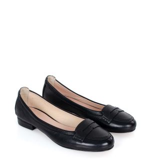 Granatowe baleriny - po skosie