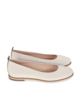 Jasno beżowe baleriny - bokiem