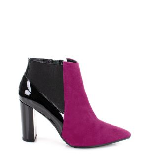 CORA - Różowe krótkie botki na słupku - bokiem