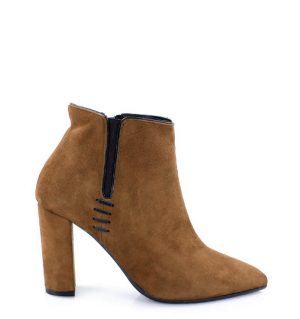 FRANCES - brązowe botki na słupku - bokiem
