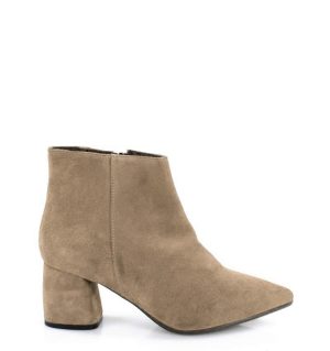 VERA - Jasno beżowe botki na grubym słupku - bokiem