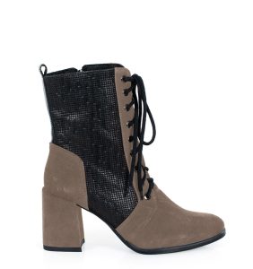 MADISON - Ciemno beżowe botki za kostki na słupku - bokiem