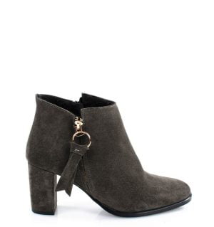 JUDITH - krótkie botki ciemno szare na słupku - bokiem