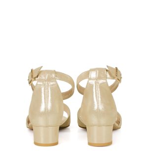 GINA - złote sandałki na niskim obcasie - obrazek 7