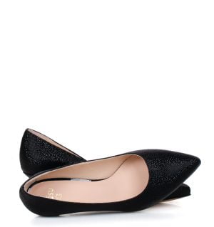 JESSICA - Błyszczące, czarne czółenka na niskim obcasie - obrazek 4