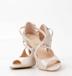 SANSEI- Sandałki w kolorze beżowym na szpilce - obrazek 4